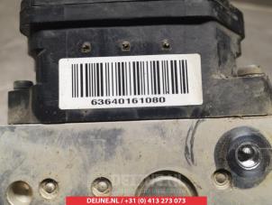 Kia Carens ABS Pomp O337788 foto 3