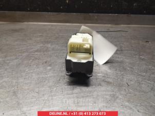 Toyota Yaris Multi-functional window switch O312531 photo 2