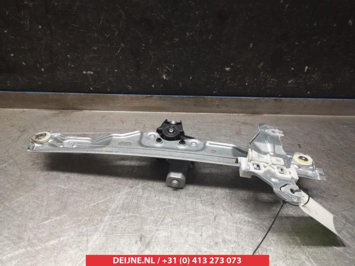 Nissan Qashqai Ruitmechaniek 4Deurs links-achter O290460