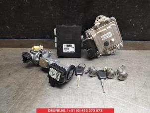 Nissan Pixo Kontaktslot+Sleutel O335043 foto 2