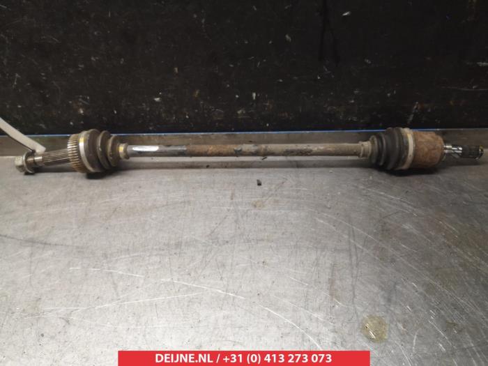 Nissan Qashqai Aandrijfas links-achter O374812