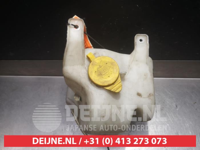 Nissan Terrano Scheibensprühertank vorne O340514