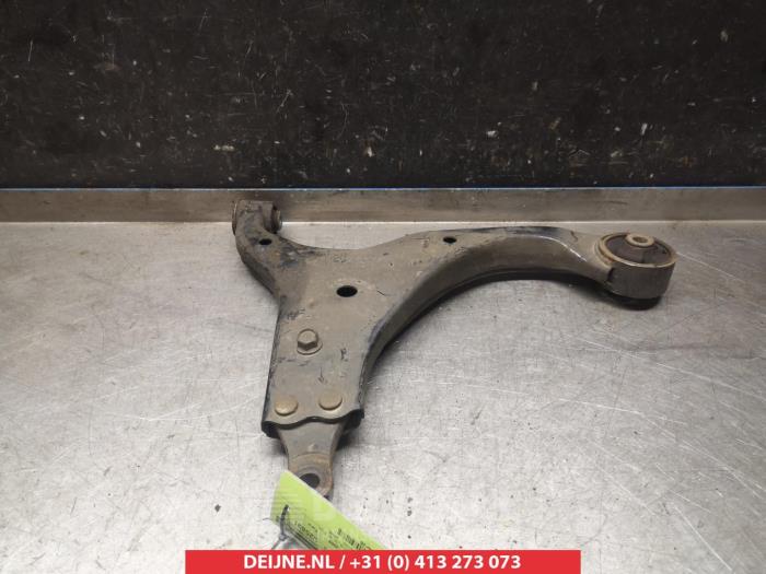 Hyundai I30 Front lower wishbone, right O382129