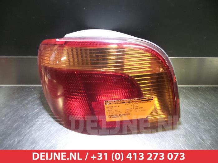 Toyota Yaris Rücklicht links O298540