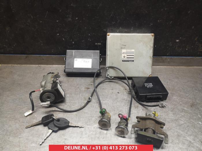 Nissan Primera Set of cylinder locks (complete) O278065