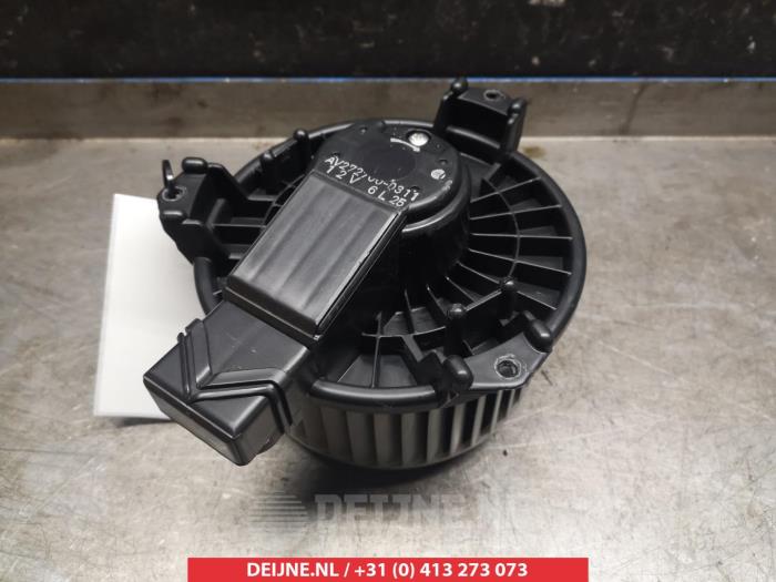 Toyota Yaris Kachel Ventilatiemotor O367433