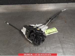 Gebruikte Portierslot Mechaniek 4Deurs links-achter Hyundai i30 (FD) 1.6 CVVT 16V Prijs € 35,00 Margeregeling aangeboden door V.Deijne Jap.Auto-onderdelen BV