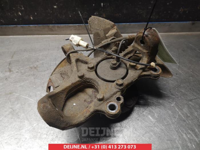 Mazda MX-5 Fusee rechts-voor O323356