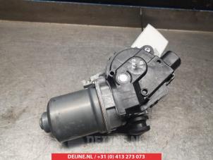 Suzuki Swift Front wiper motor O349262 photo 2