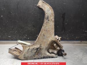 Hyundai Terracan Querlenker unten links vorne O381094 foto 2