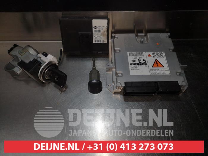 Nissan Primera Slotenset Cilinder (compleet) O278078
