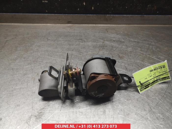 Kia Sorento Veiligheidsgordel links-achter O315731