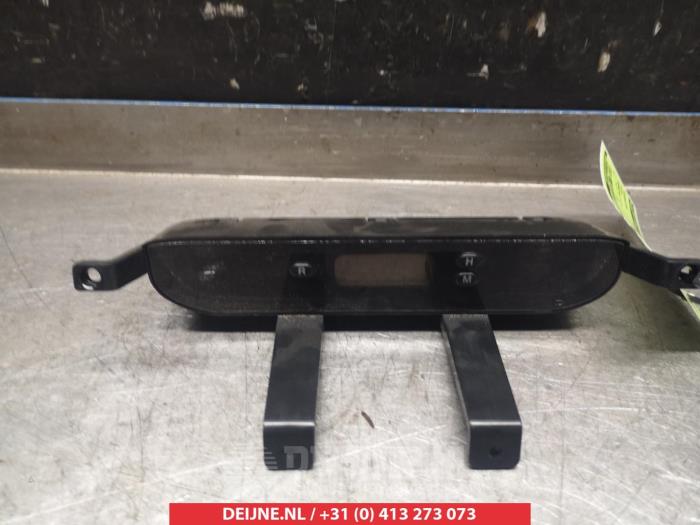Kia Carens Clock O303931