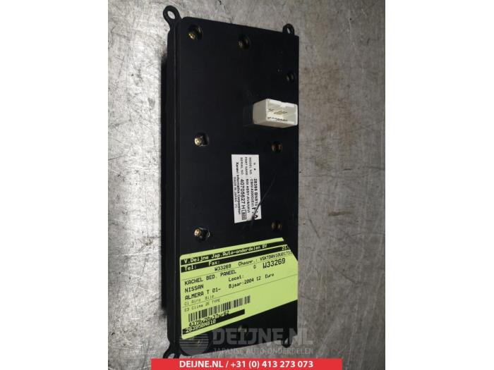 Nissan Almera Tino Kachel Bedieningspaneel O305691
