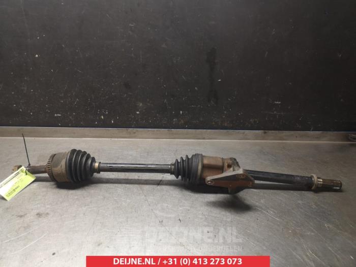 Nissan Almera Tino Antriebswelle rechts vorne O319282