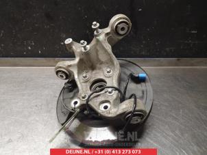 Gebruikte Fusee links-achter Infiniti Q30 (H15) 2.2d 16V AWD Prijs op aanvraag aangeboden door V.Deijne Jap.Auto-onderdelen BV