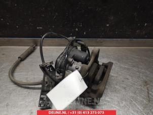 Gebruikte Remklauw (Tang) links-achter Infiniti Q30 (H15) 2.2d 16V AWD Prijs € 50,00 Margeregeling aangeboden door V.Deijne Jap.Auto-onderdelen BV