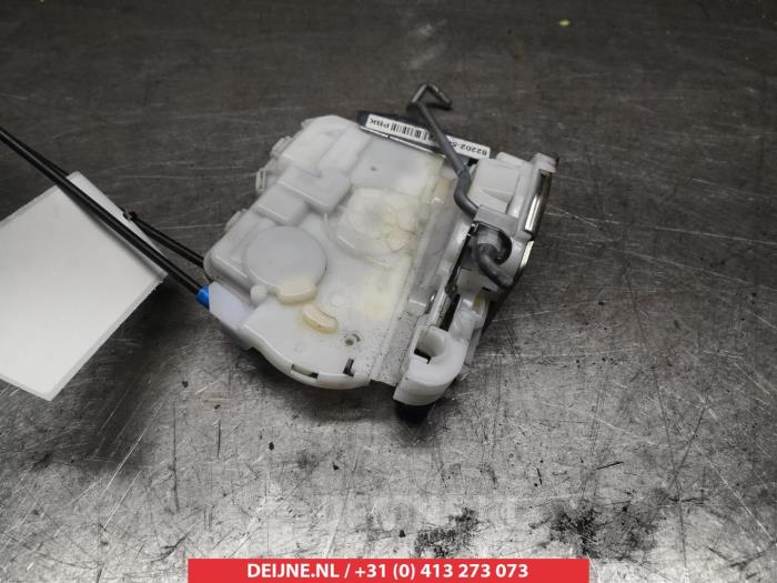 Suzuki Vitara Deurslot Mechaniek 4Deurs links-voor O279828