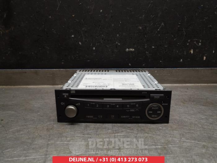 Mitsubishi Grandis Radio O313223
