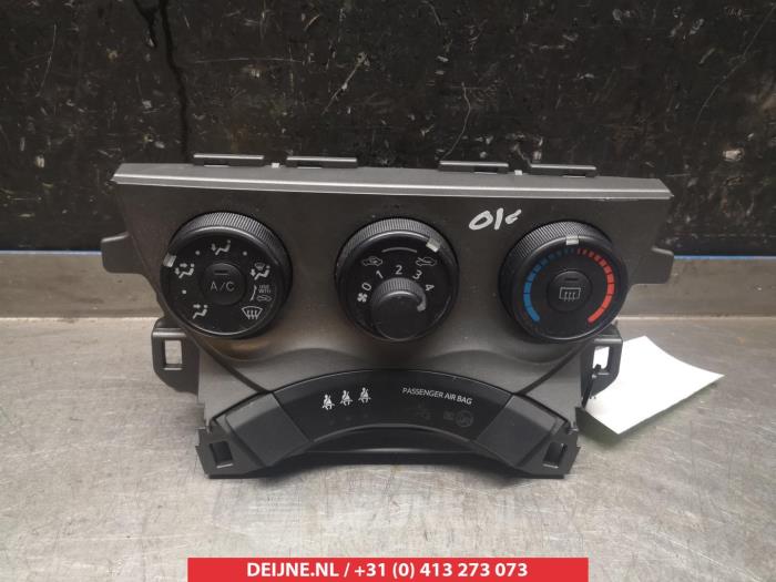 Subaru Trezia Heater control panel O305763