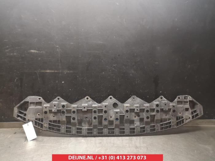 Subaru Trezia Radiateurbalk O340185