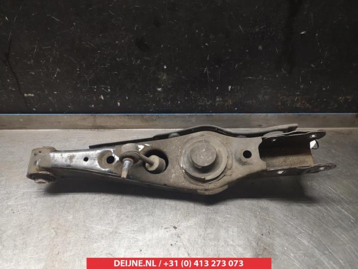 Kia Sportage Rear wishbone, right O384399