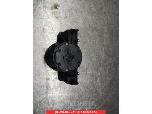 Infiniti Q30 Light switch O307045 photo 2