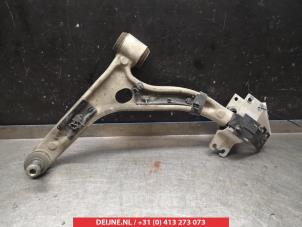 Infiniti Q30 Draagarm onder links-voor O381449 foto 2