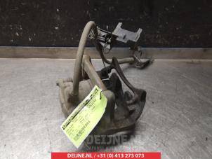 Gebruikte Remklauw (Tang) links-voor Infiniti Q30 (H15) 2.2d 16V AWD Prijs op aanvraag aangeboden door V.Deijne Jap.Auto-onderdelen BV