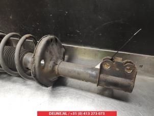 Toyota Celica Stoßdämpferstrebe rechts vorne O321966 foto 2