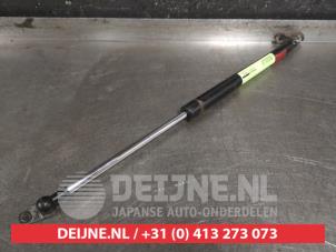 Lexus RX Rear gas strut, left O294068 photo 2