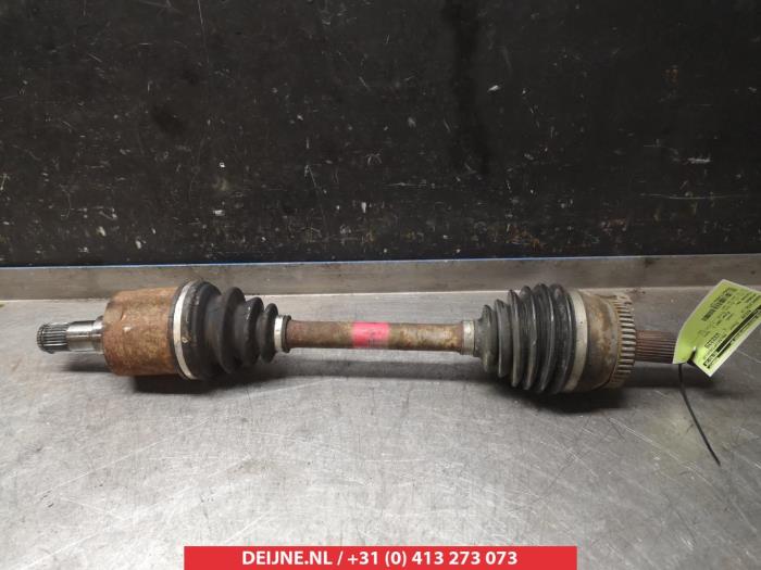 Gebruikte Aandrijfas links-voor Hyundai Tucson (JM) 2.0 CRDi VGT 16V 4x2 Prijs € 50,00 Margeregeling aangeboden door V.Deijne Jap.Auto-onderdelen BV
