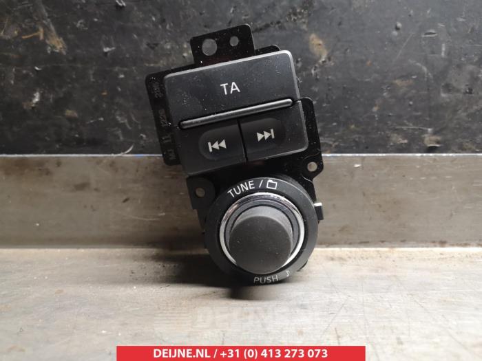 Nissan Navara Radiobedienings paneel O312585