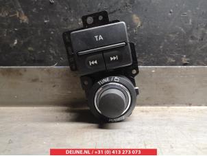 Gebruikte Radiobedienings paneel Nissan Navara (D40) 2.5 dCi 16V 4x4 Prijs op aanvraag aangeboden door V.Deijne Jap.Auto-onderdelen BV