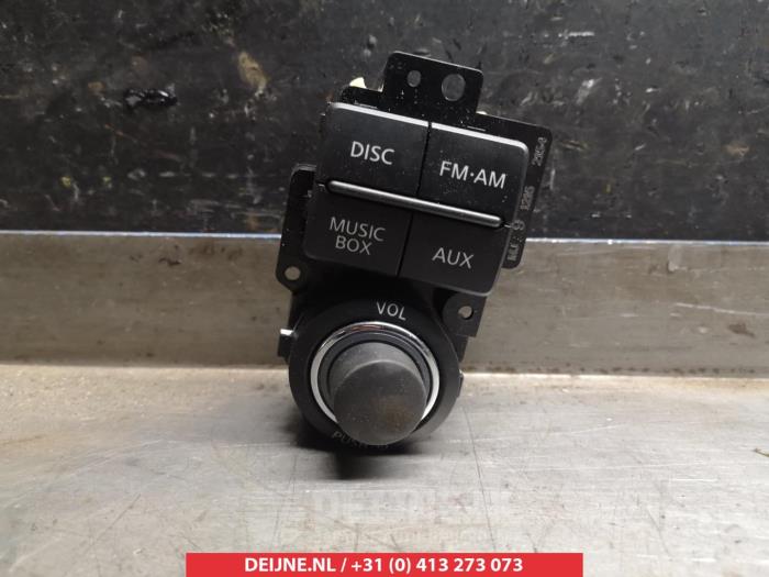 Nissan Navara Radiobedienings paneel O312584
