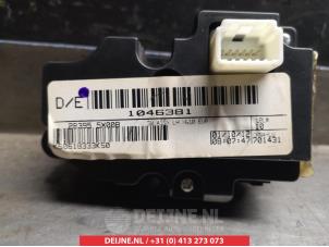 Nissan Navara Radiobedienfeld O312584 foto 2