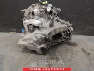 Nissan Qashqai Versnellingsbak O371885 foto 3
