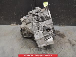 Nissan Qashqai Versnellingsbak O371885 foto 2
