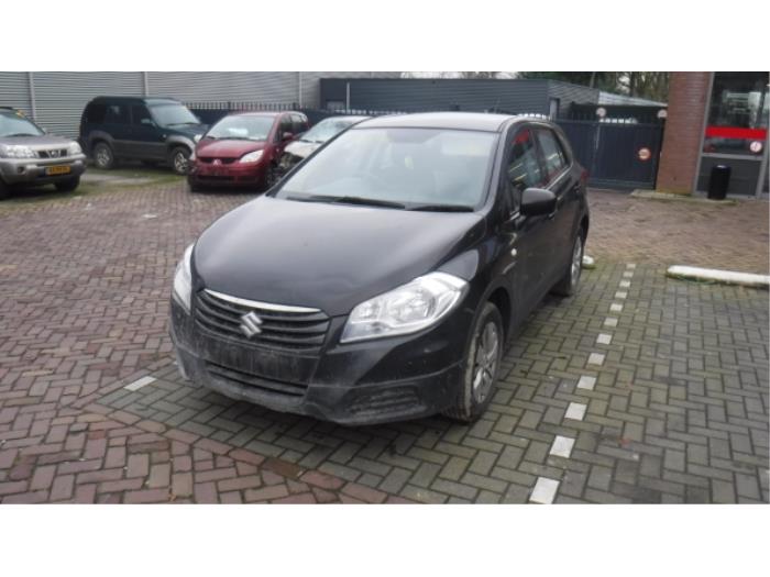 Suzuki SX-4 Buitenspiegel links O282928