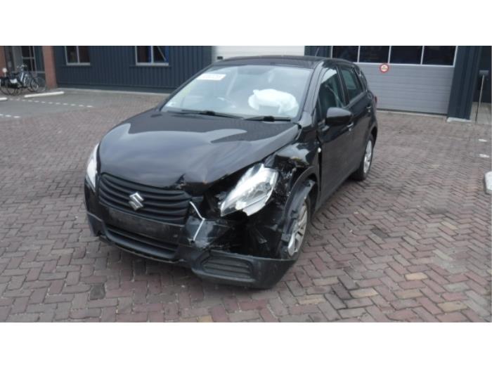 Suzuki SX-4 Außenspiegel links O282929