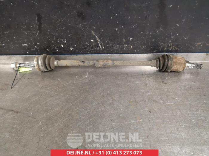 Nissan Qashqai Aandrijfas rechts-achter O375061
