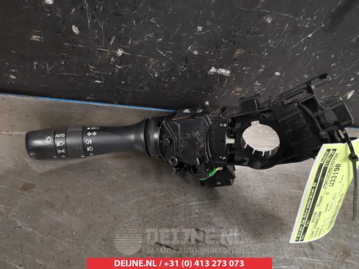 Toyota Verso-S Light switch O307517