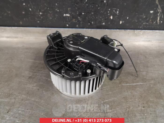 Toyota Verso-S Heating and ventilation fan motor O367488