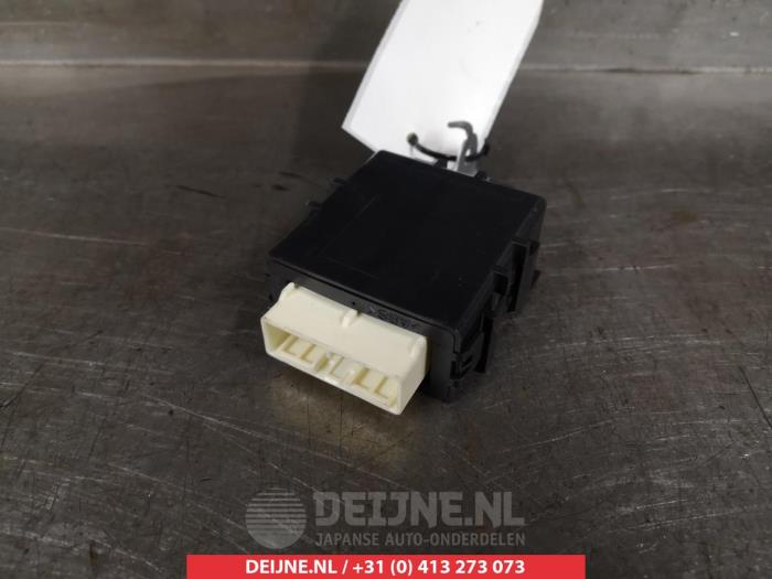 Toyota Verso-S Wiper module O309385