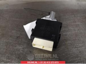 Toyota Verso-S Scheibenwischer Modul O309385 foto 2