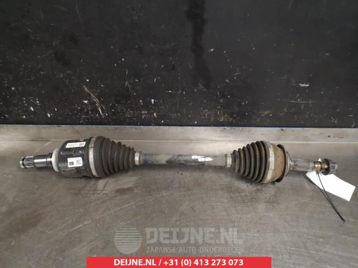 Toyota Verso-S Front drive shaft, left O318788