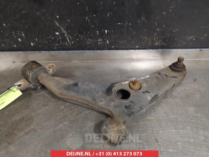 Mitsubishi Space Star Draagarm onder links-voor O381482