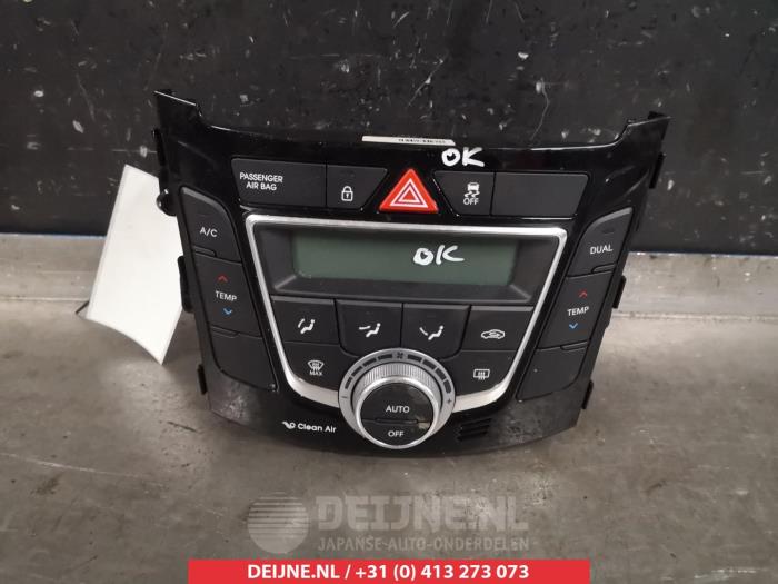 Hyundai I30 Kachel Bedieningspaneel O305460