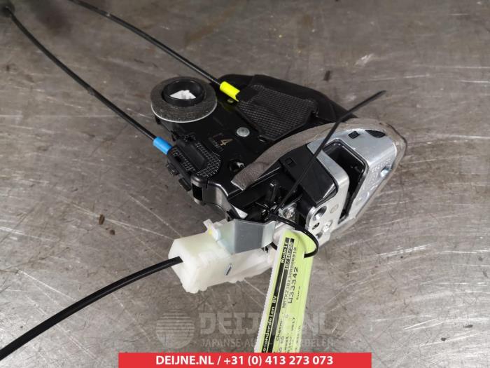 Toyota C-HR Türschlossmechanik 4-türig rechts hinten O281888