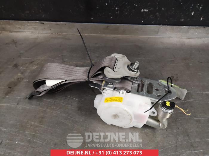 Daihatsu Cuore Sicherheitsgurt rechts vorne O315350